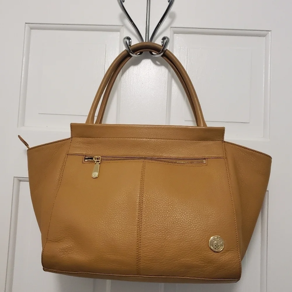 Vince Camuto 